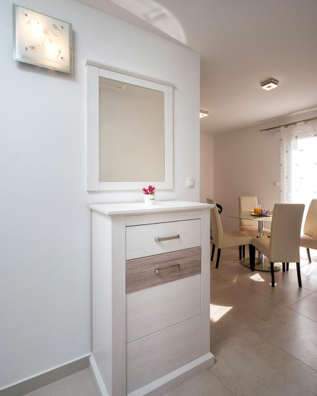 Antonella Apartment Врбоска Екстериор снимка