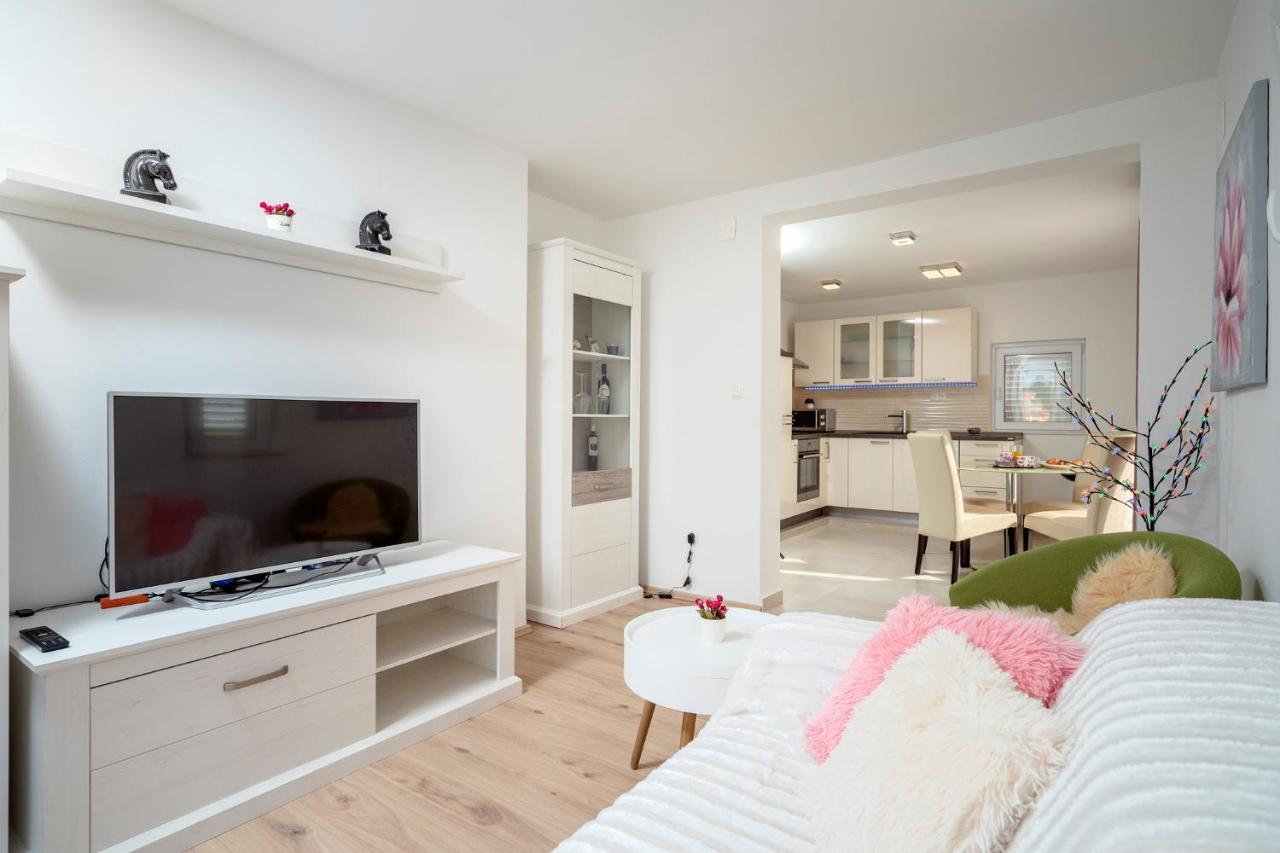 Antonella Apartment Врбоска Екстериор снимка